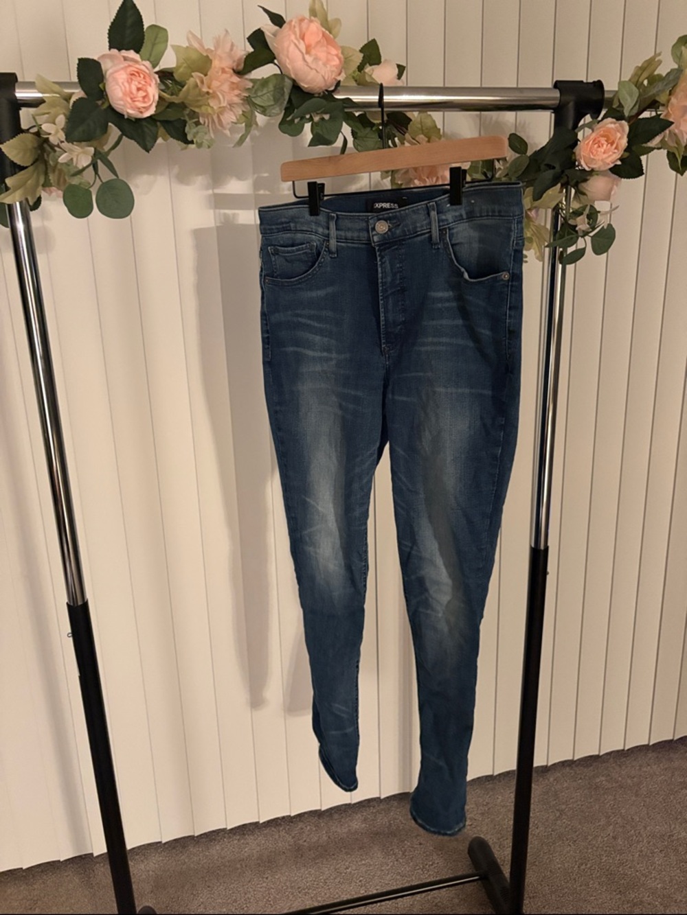 Express Skinny Jeans in Dark Blue Wash
